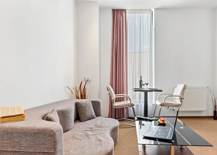 Smart Stays By Uni88 *