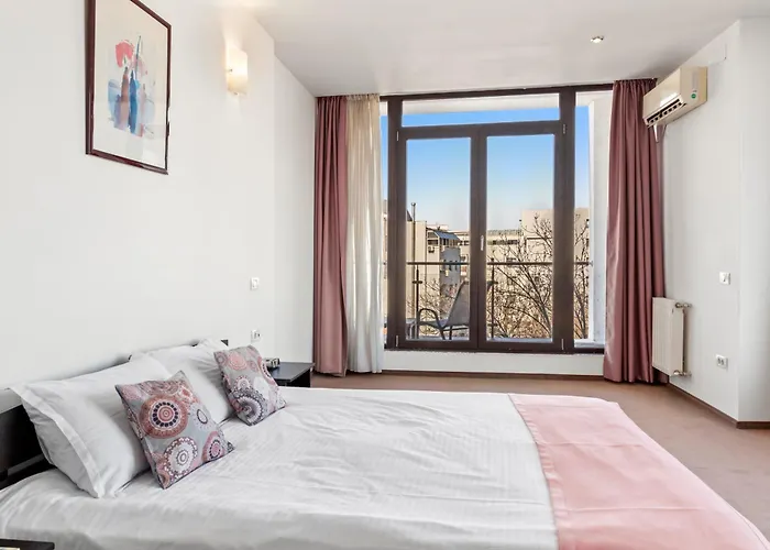 Smart Stays By Uni88 Apartman *