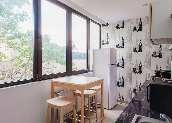 Smart Stays By Uni88 Apartman *